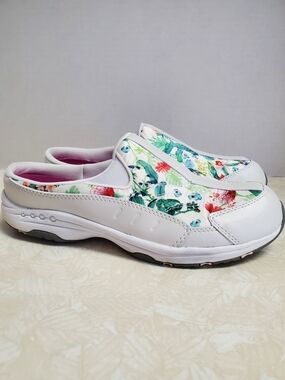 Easy Spirit Traveltime 586 White Floral Slip-On Mule with Multicolor Print